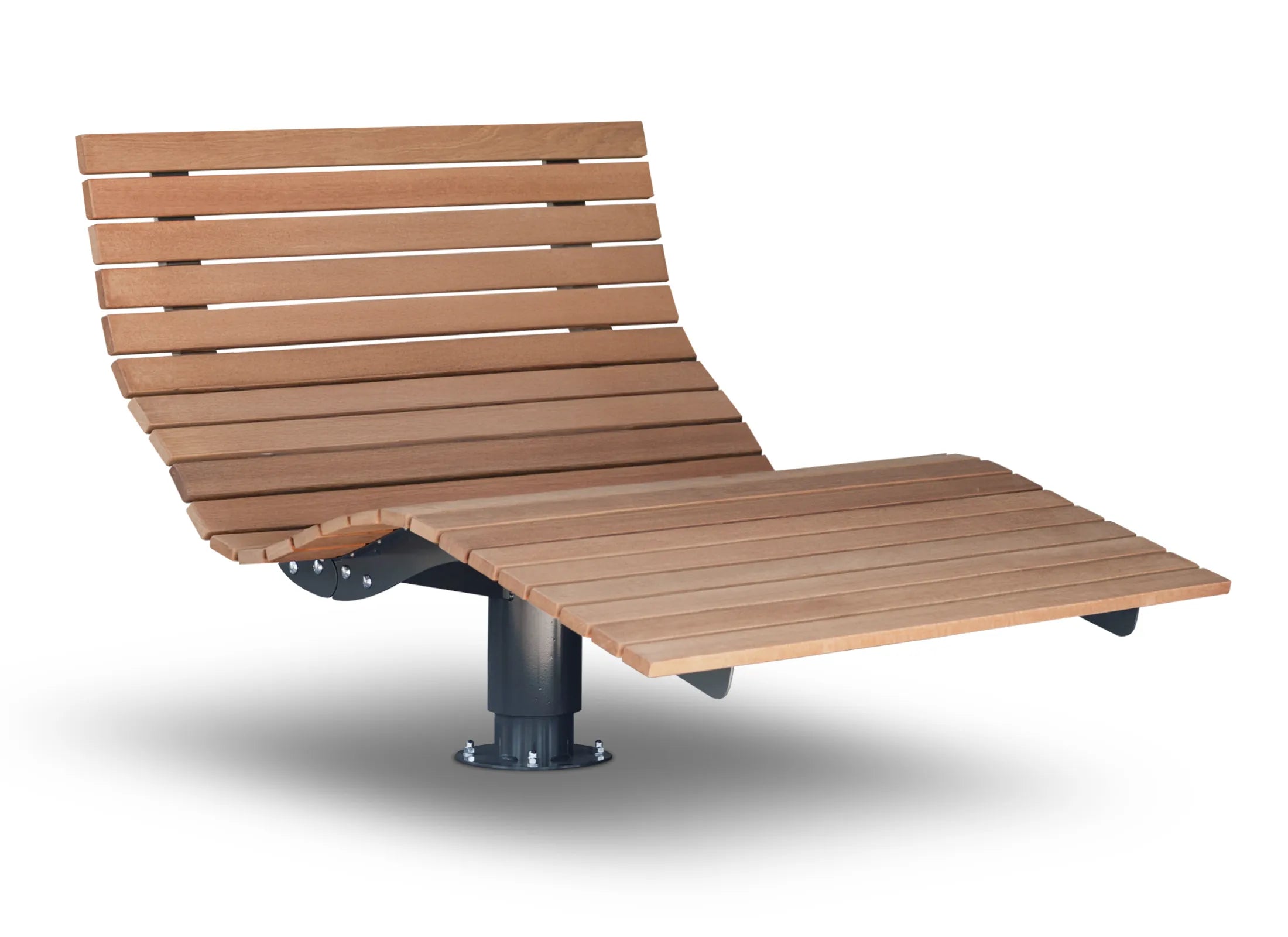 Drehbares Waldsofa von Liegeland aus Bangkirai mit verzinktem und pulverbeschichtetem Stahlgestell in RAL 7043, rotierbare Doppelliege und Outdoor-Relaxliege zur festen Montage im Außenbereich.