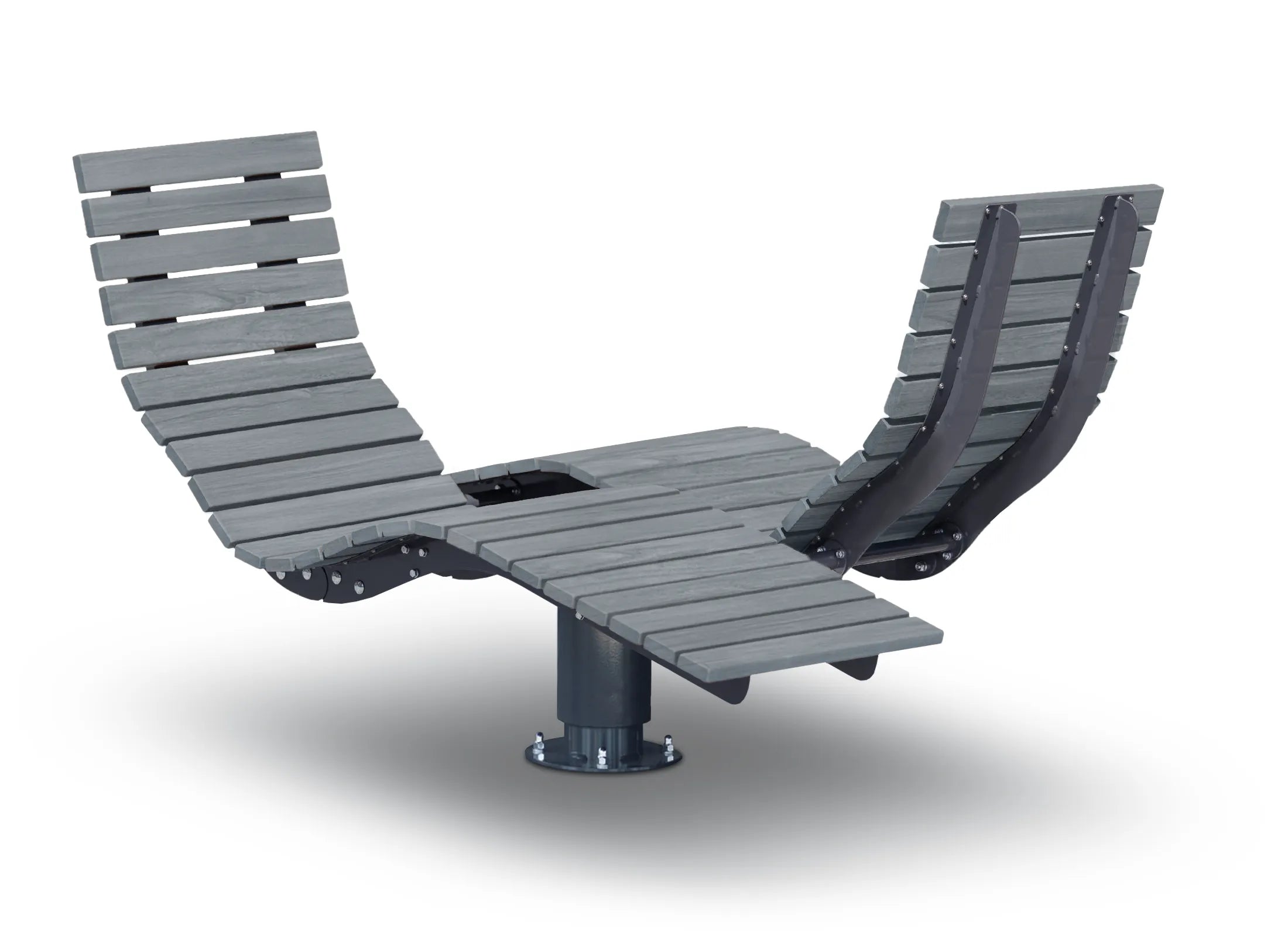 Gegenüberliegendes Dreh-Waldsofa von Liegeland aus Accoya Grey ohne Grundplatte, langlebige Begegnungsbank und Outdoor-Kommunikationsliege zur festen Installation.