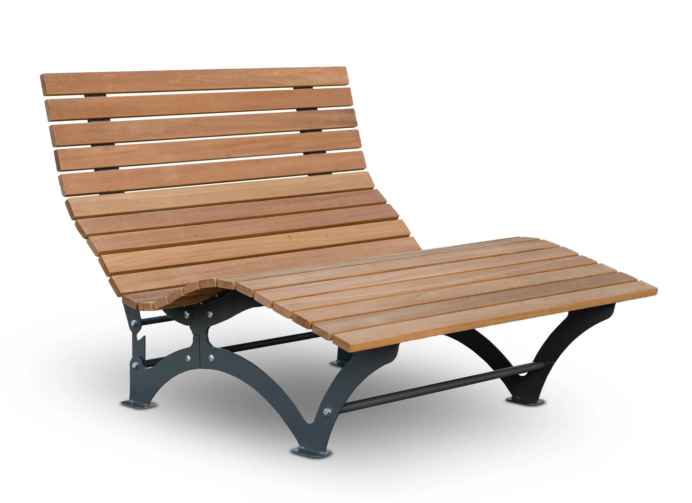 Verstellbares Waldsofa von Liegeland aus Bangkirai mit verzinktem und pulverbeschichtetem Stahlgestell in RAL 7043, ergonomische Doppelliege mit einzigartiger werkzeugloser Rückenlehnenverstellung.