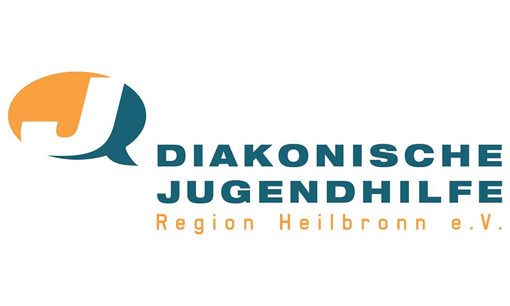 Liegeland entwickelt stabile und komfortable Waldsofas für die Diakonische Jugendhilfe, langlebige Begegnungs- und Ruheliegen für soziale Einrichtungen.