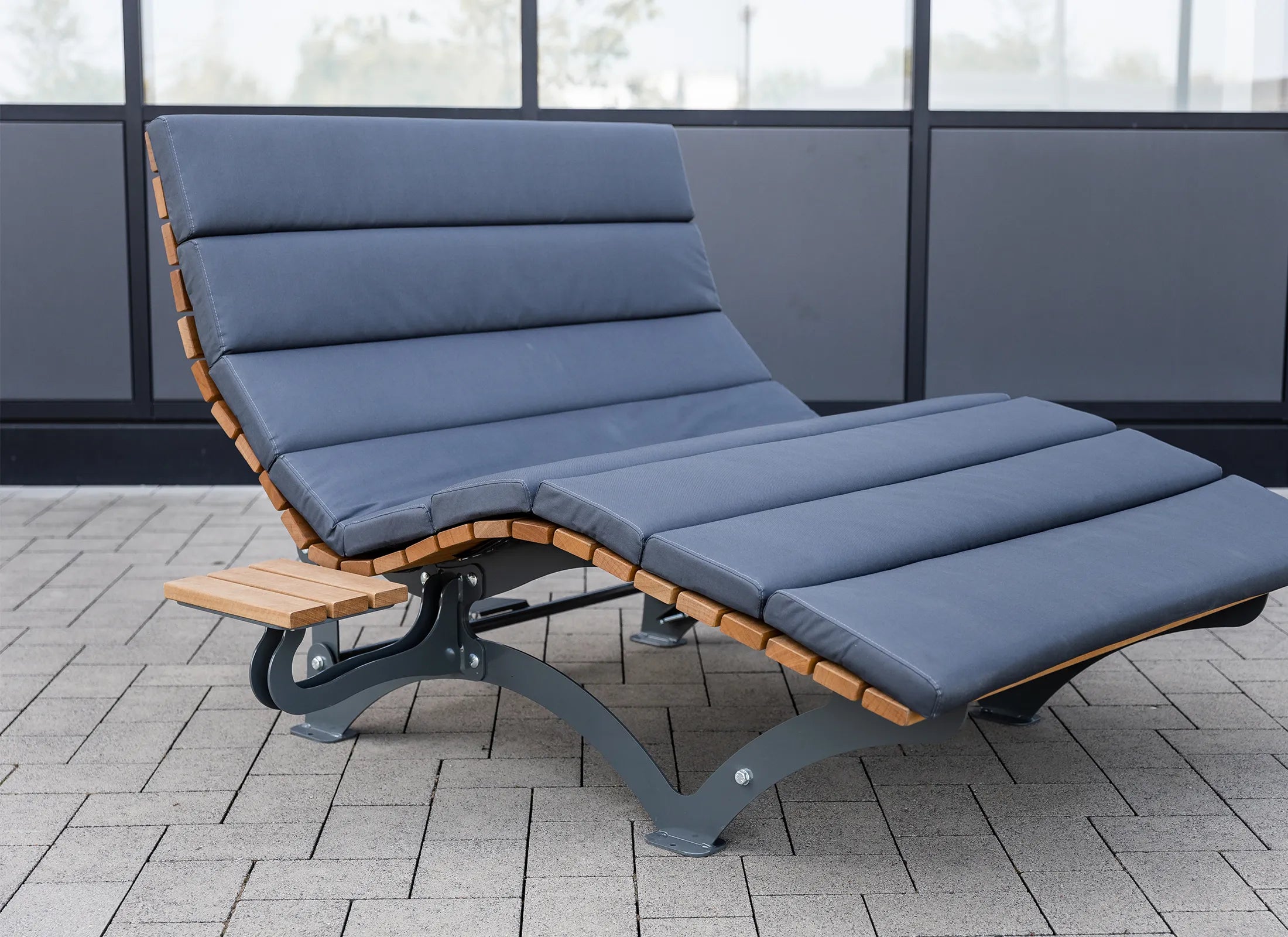 Seitentisch für Waldsofa von Liegeland, flexibel montierbare Ablagekonsole für rechte oder linke Seite, funktionales Zubehörmodul für Getränke, Snacks und Lesematerial.