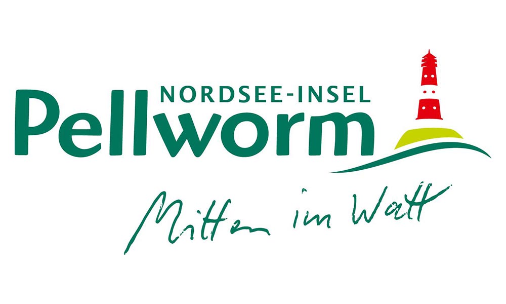 Waldsofas von Liegeland auf der Nordsee-Insel Pellworm. Liegeland als Hersteller von ergonomischen, premium Waldsofas.
