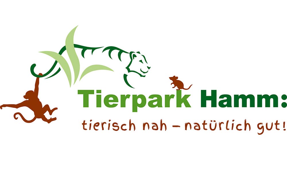 Waldsofas von Liegeland im Tierpark Hamm, robuste und ergonomische Parkliegen für Besucherbereiche und naturnahe Aufenthaltszonen.